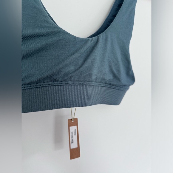 NEW! SKIMS Kyanite Sleep Bralette Bra Lounge SOLD OUT size XS Kim Kardas… - Picture 2 of 8